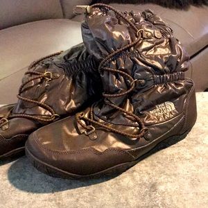 north face brown snow boots sz 7